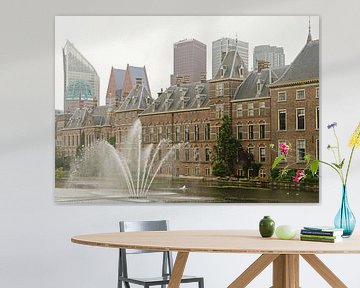 Binnenhof en moderne skyline Den Haag van Remco Swiers