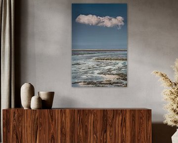 Enkele wolk boven het Wad onder Schiermonnikoog van Harrie Muis