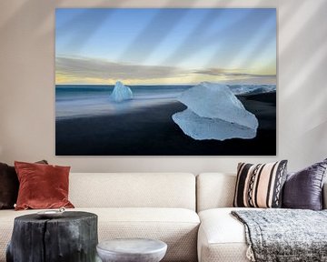 IJsbergen op het strand van Sjoerd van der Wal