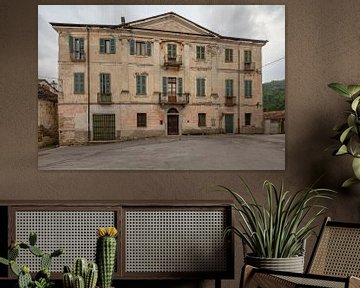 Oud huis in Torre Bormida Piemont, Italie