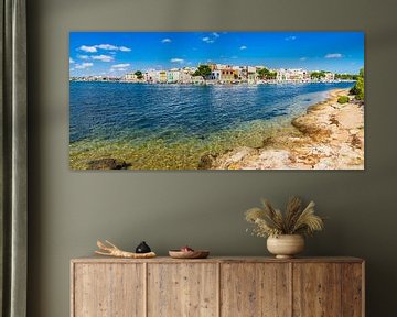 Panorama-uitzicht op de haven van Porto Colom op Mallorca, eiland in de Middellandse Zee, Spanje van Alex Winter