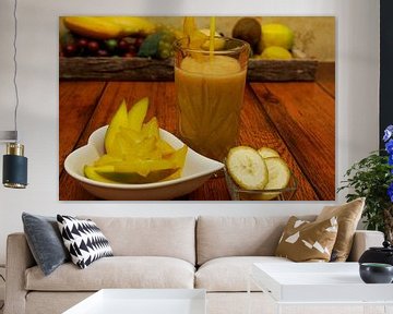 Mango-Bananen-Sternfrucht-Smoothie.