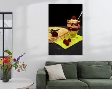 Dessert met yoghurt, dessert met yoghurt, roomkaas, frambozen, koekjes en room van Babetts Bildergalerie