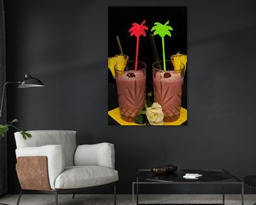 Framboos en ananas kokos cocktail met rum. van Babetts Bildergalerie