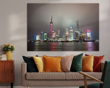 Skyline von Shanghai bei Nacht von Arjen Tjallema