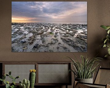 Het Wad bij Moddergat tijdens zonsondergang