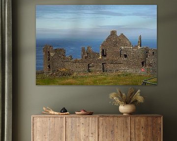 Dunluce Castle ist eine der größten Ruinen einer mittelalterlichen Burg in Irland.