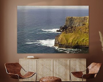 The Cliffs of Moher are the most famous cliffs in Ireland. by Babetts Bildergalerie