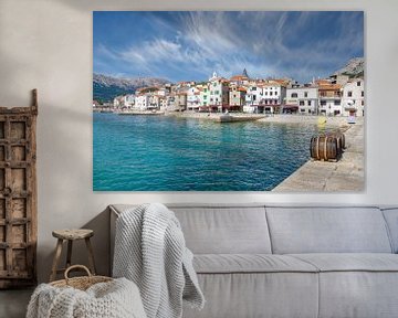 Resort Baska op het eiland Krk, Adriatische Zee, Kroatië van Peter Eckert
