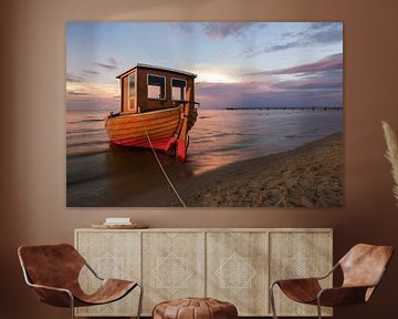 Bateau de pêche sur la plage d'Usedom sur Sergej Nickel