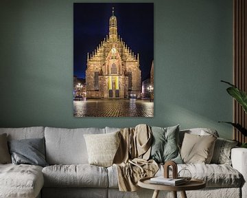 Dom Frauenkirche am zentralen Marktplatz bei Nacht beleuchtet von Alex Winter