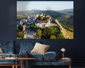 Mountain Top Village : Marvão dans la lumière chaude du soir sur The Book of Wandering