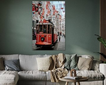 Die berühmte türkische Straßenbahn in der schönen Stadt Istanbul, Türkei. von Milene van Arendonk