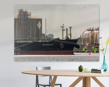 Tanker Crudesun im Hafen von Rotterdam. von scheepskijkerhavenfotografie