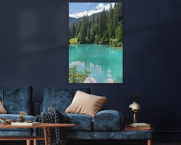 Groen blauw meer bij Courchevel, Frankrijk - natuur en reisfotografie. van Christa Stroo fotografie