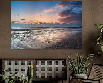 Op het strand van rockanje van Björn van den Berg