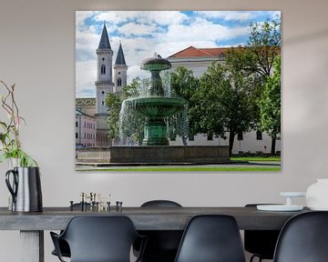 Fontein aan de Ludwig Maximilian Universiteit in München van ManfredFotos