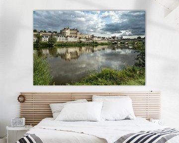 De Loire en het Kasteel van Amboise, Amboise, Frankrijk | Het Ch�teau d'Amboise en de rivier de Loir van Peter Schickert