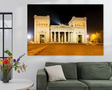 Propyläen op de Königsplatz in München bij nacht van ManfredFotos