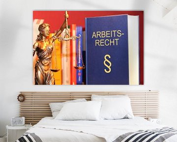 Textbook Labour Law and a Justitia van Udo Herrmann
