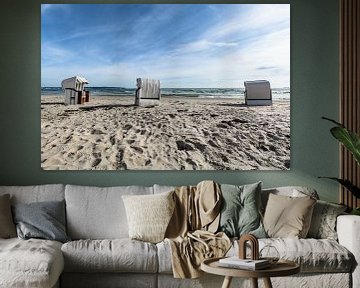 Twee witte strandstoelen, Prora, Rügen van GH Foto & Artdesign