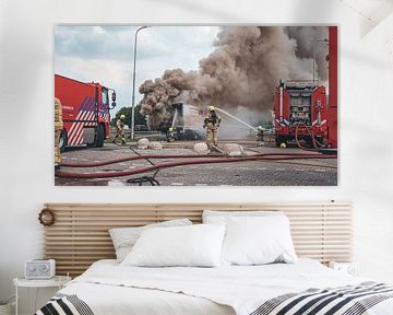 vrachtwagen brand A28 bij Putten van Damian Ruitenga