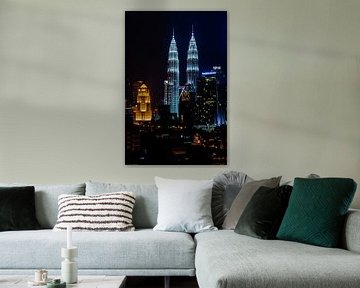 Skyline Kuala Lumpur Maleisië bij Nacht met Petronas Torens van Dieter Walther