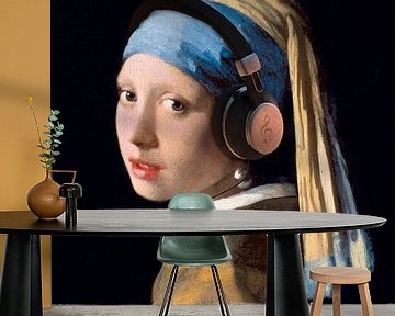 Meisje met de Parel van Johannes Vermeer... met een Koptelefoon! (bijgesneden) van Maarten Knops