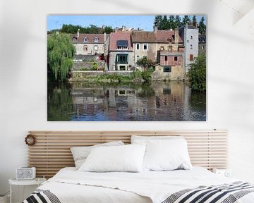 Fresnay-sur-Sarthe rivier reflecties, Frankrijk van Imladris Images