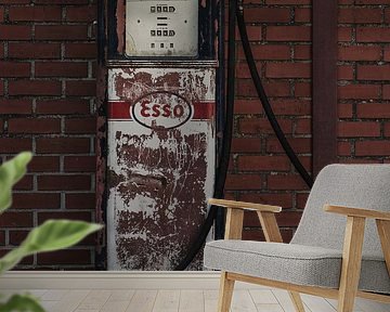 The old gas pump by Rolf Schnepp