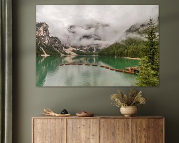 Lago di Braies in de Dolomieten. van Menno Schaefer