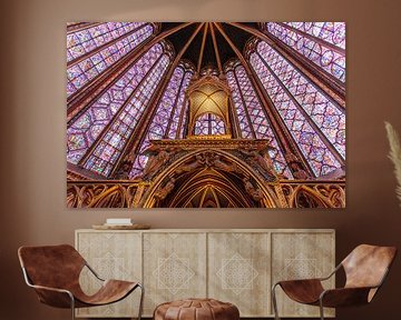 Interieur met glas in loodramen van de Sainte-Chapelle in Parijs, Frankrijk van WorldWidePhotoWeb