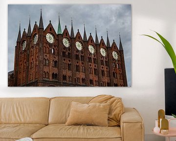 De voorgevel van het beroemde stadhuis van Stralsund