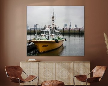 Pilot boat Reiger waiting for the pilot and the sea vessel. by scheepskijkerhavenfotografie