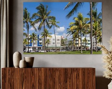 MIAMI BEACH Ocean Drive | Art Déco District by Melanie Viola