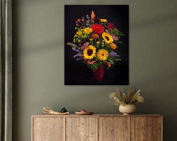 vrolijk  en kleurrijk boeket bloemen van Marjolijn van den Berg