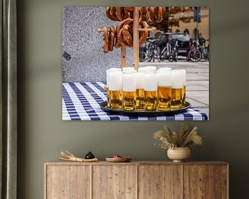 Deutsche Brezel mit bayerischem Bier von Animaflora PicsStock