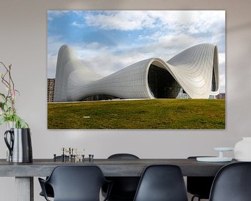 Exterieur van het Heydar Aliyev Center (Zaha Hadid Architects) in Bakoe, Azerbaijan van WorldWidePhotoWeb