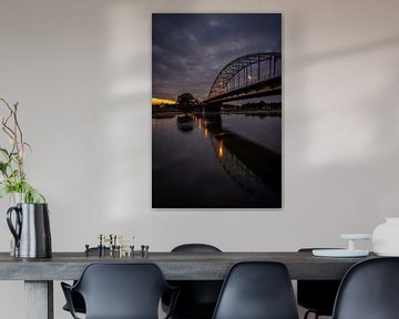 De Wilhelminabrug in kleuren in Deventer van Jaimy Leemburg Fotografie