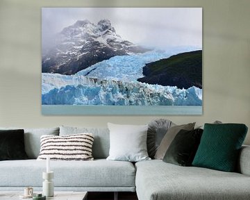IJsblauwe Upsala Gletser in Argentinie, Patagonie, El Calafate van Bianca Fortuin