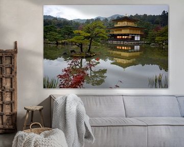 Gouden tempel Japan Kinkaku-ji van Laura van Slochteren