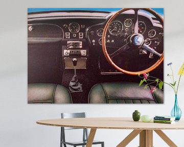 James Bond “Office” Aston Martin DB5 van Truckpowerr