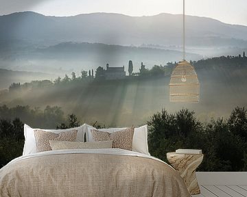 Nevelige zonsopkomst in Toscane