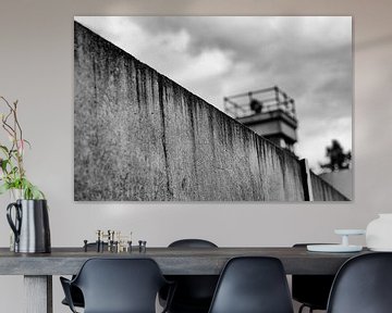 Berlijnse Muur met wachttoren van Frank Andree