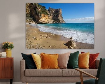 Mediterranes Sonnenlicht am Traumstrand