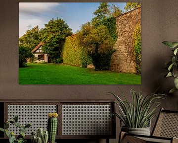 Schloss Wilhelmsburg im herbstlichen Lichtschein von Oliver Hlavaty