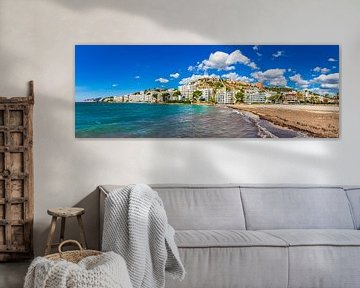 Zee strand panorama, mooie kust van Santa Ponsa op Mallorca, Balearen van Alex Winter