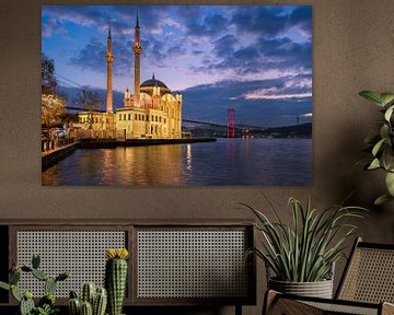 Ortakoy-Moschee in Istanbul, Türkei, bei Nacht von Michael Abid