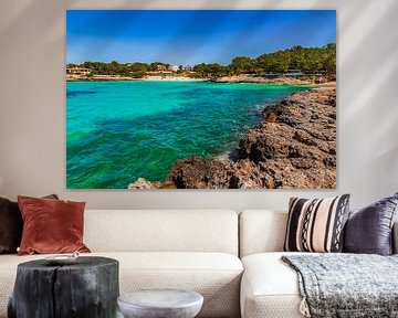 Schöner Blick auf den Strand von Portocolom auf Mallorca von Alex Winter