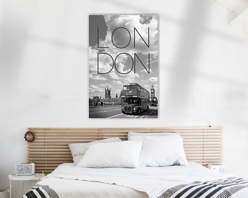 Busse in London | Text & Skyline von Melanie Viola